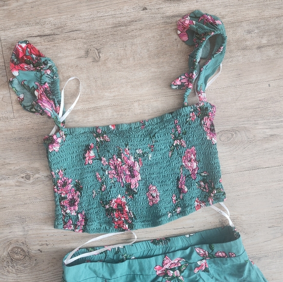 Lulu's Away On Vacay Maxi Skirt Set - Picture 7 of 11